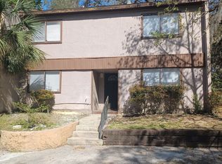 624 Oaks Plantation Dr, Jacksonville, FL 32211