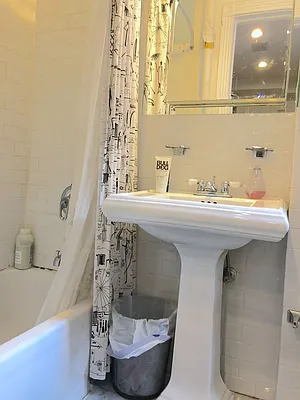 Rented by REAL New York | media 17