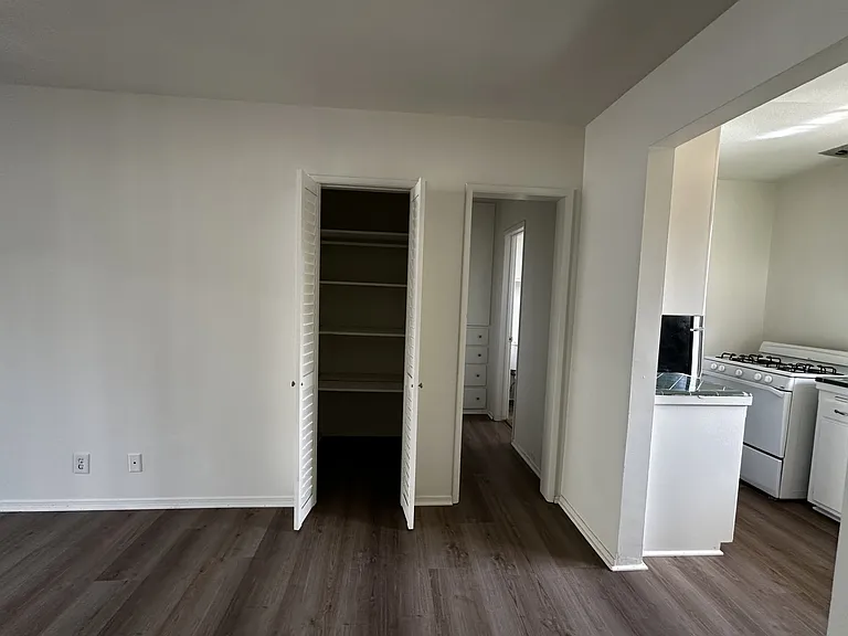 10250 W Camarillo St #15 — Photo 8