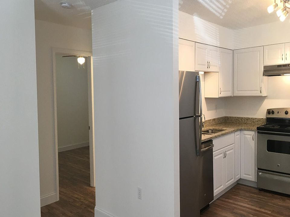 1st image of 1415 29th St APT B