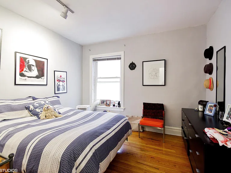 642 W Aldine Ave #3 — Photo 8