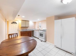 4820 W Wolfram St #G, Chicago, IL 60641