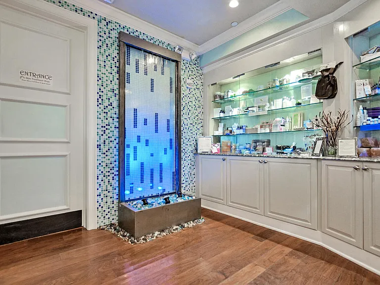 5823 Bowen Daniel Dr Unit 705-large-050-187-WSYC InHouse Spa and Beauty-1500x994-72dpi_05062026