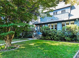 18 Wildwood Rd, Larchmont, NY 10538