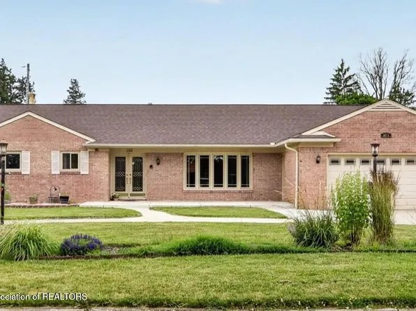 2915 N Cambridge Rd, Lansing, MI 48911