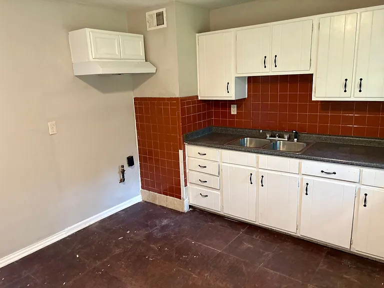 1218 Burnwick Ct — Photo 7