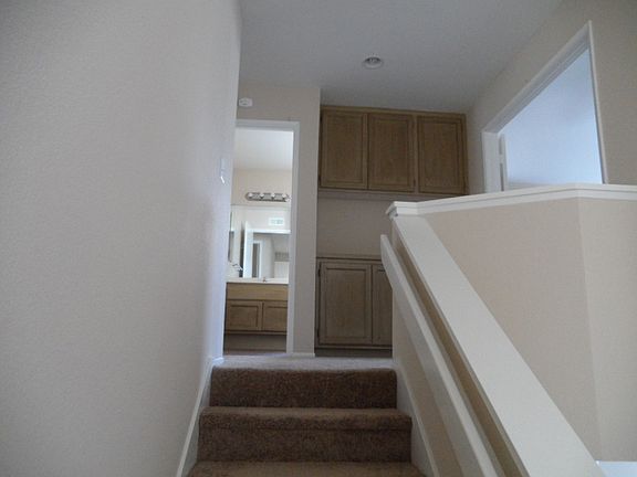 3rd image of 27488 Rosebay Ct