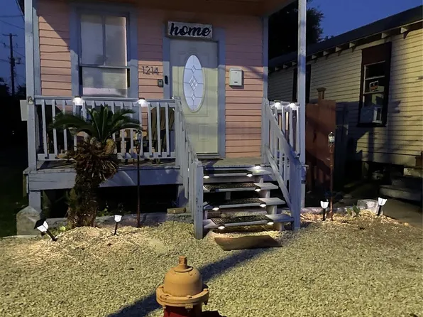 1214 42nd St, Galveston, TX 77550