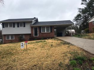 468 8th Street Dr SW, Hickory, NC 28602