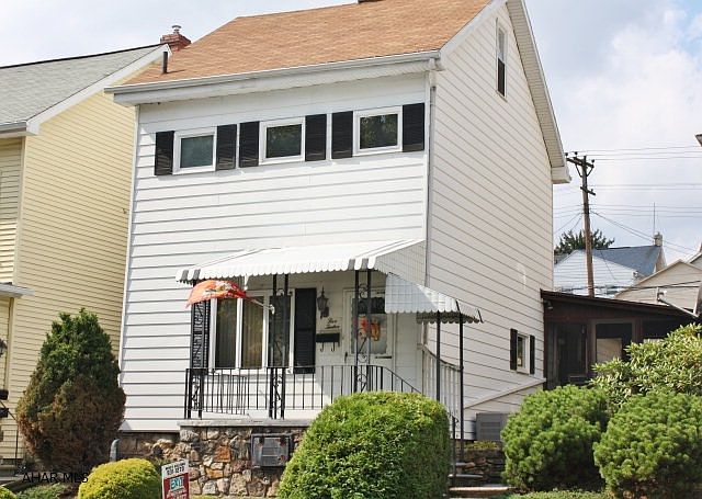 1st image of 512 21st Ave