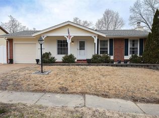 209 May Valley Ln, Fenton, MO