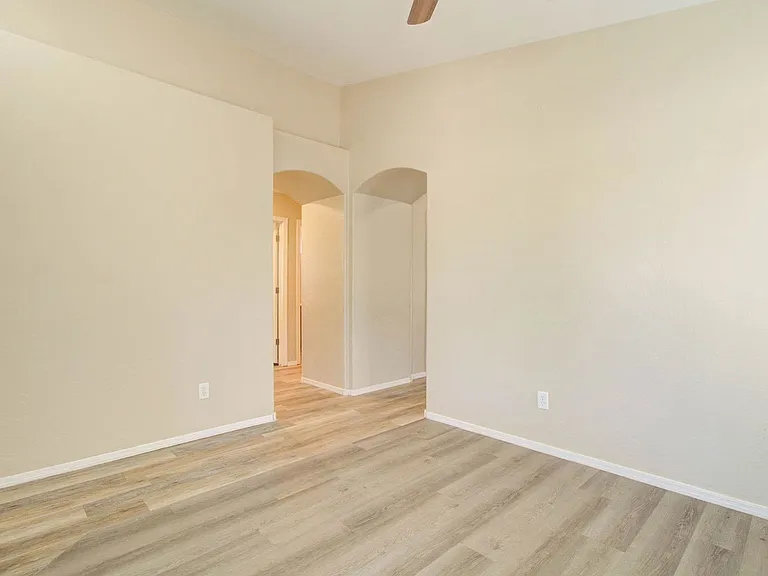 41375 W Cahill Dr — Photo 12