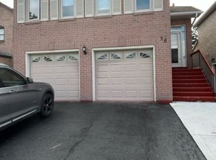 16 Nuttall St, Brampton, ON L6S 4W3