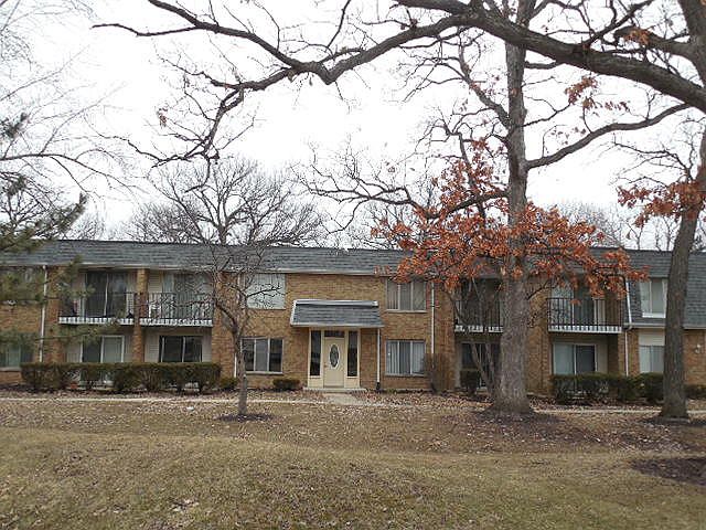 1st image of 812 Sandra Dr APT 1D