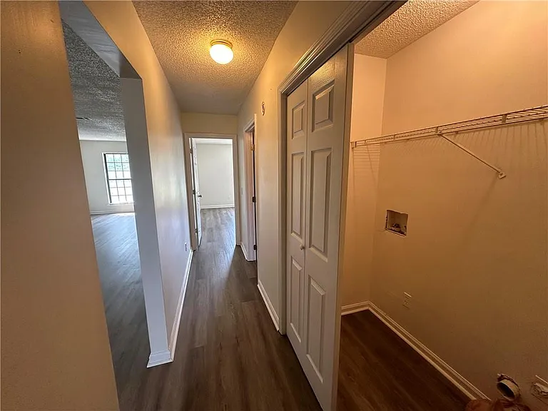 890 E Cherry St #201 — Photo 7