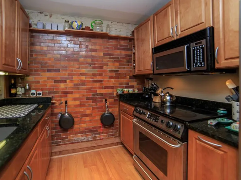743 E 4th St #103 — Photo 8