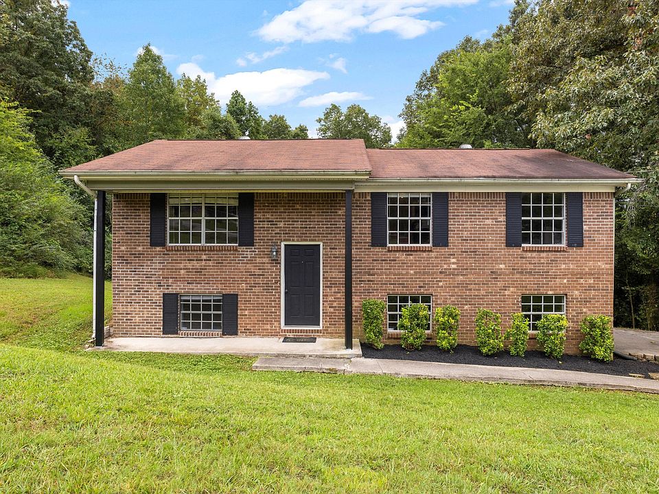 1st image of 1910 Rolling Brook Dr NE