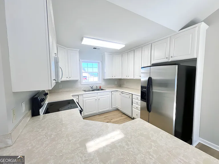220 Brookstone Dr SW — Photo 6