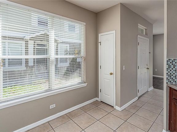5th image of 1933 Estancia Cir