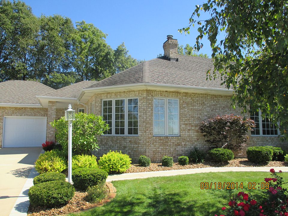 1st image of 6 Club House Dr