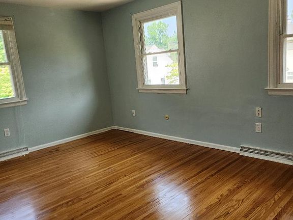 Primary bedroom, freshly painted, 2 closets, direct access to upstairs bathroom