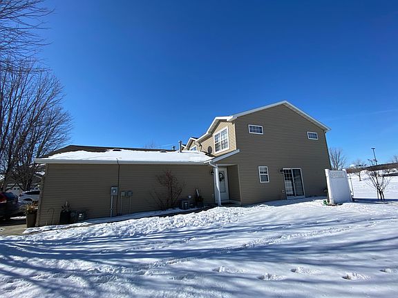 End unit with lots of space, privacy, and natural light