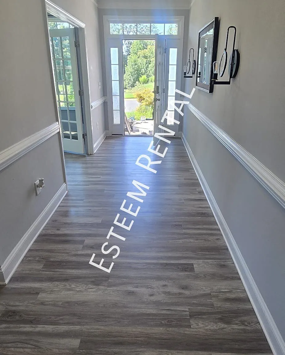 4 bed, 3.5 bath, 2916 sqft, $2,495 — Photo 2