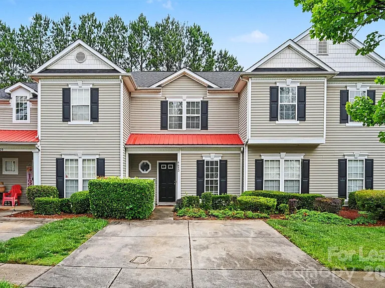 4413 Eaves Ln — Photo 1