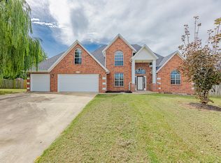 4004 Hawthorne Pl, Bentonville, AR 72713