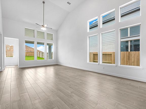 4th image of 10950 Middle Ridge Dr