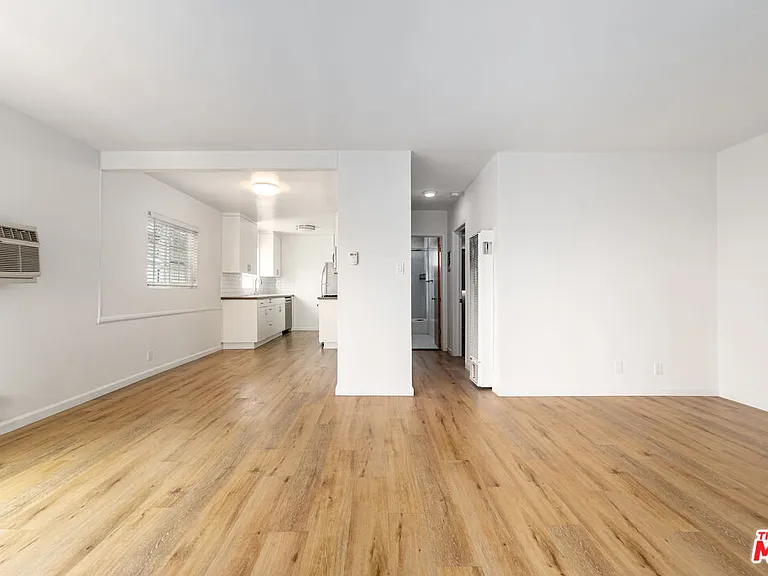 1937 S Shenandoah St #10 — Photo 8