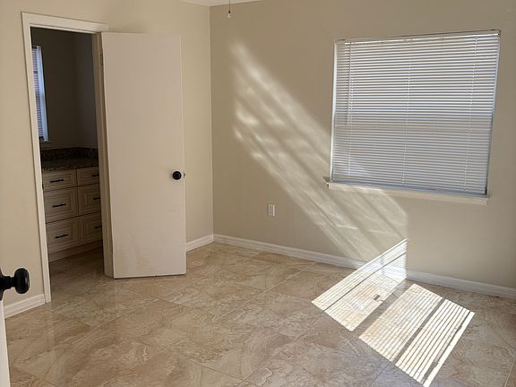 5th image of 4803 21st St W #Na