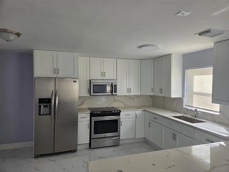 7925 SW 9th St — Photo 10
