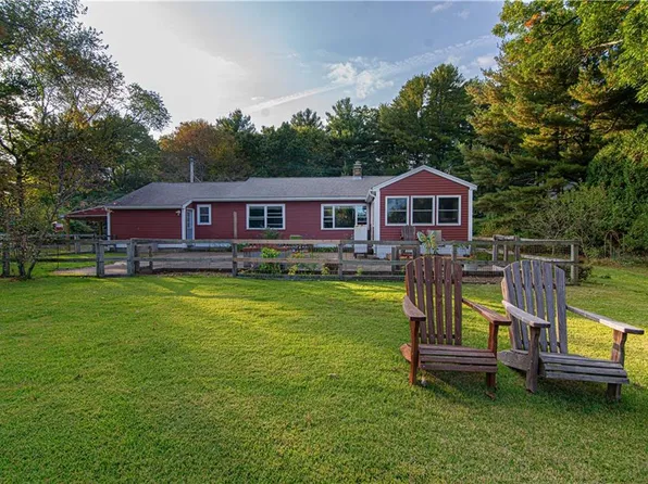 311 East Ave, Burrillville, RI 02830