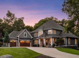 2890 Ella Ln, Minnetonka, MN 55305