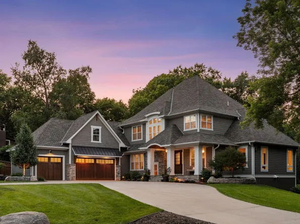 2890 Ella Ln, Minnetonka, MN 55305