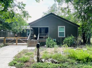 821 Mora St, Lockhart, TX 78644