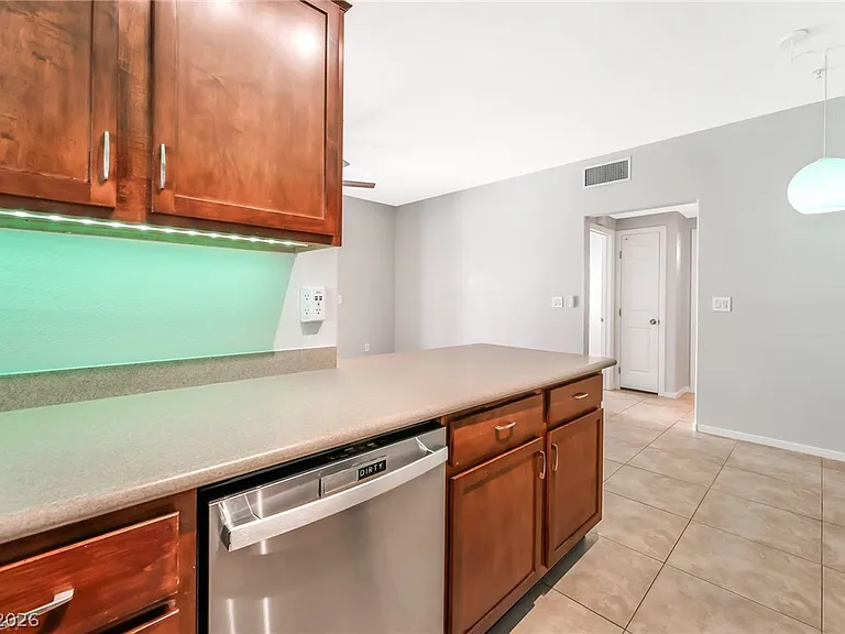 2291 W Horizon Ridge Pkwy #6136 — Photo 9