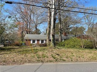 509 Kings Grant Rd, Virginia Beach, VA 23452