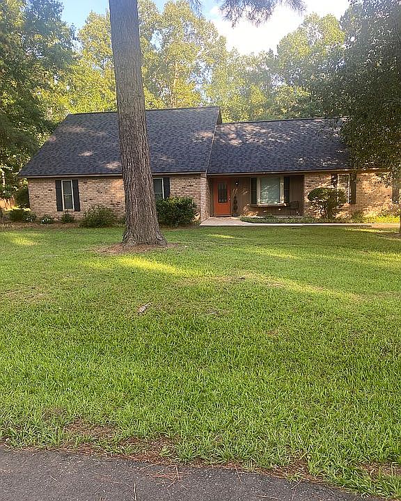 1st image of 105 Sumac Cir
