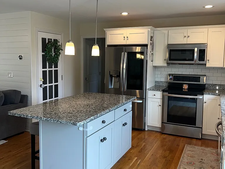 70 Lakeside Ave — Photo 6
