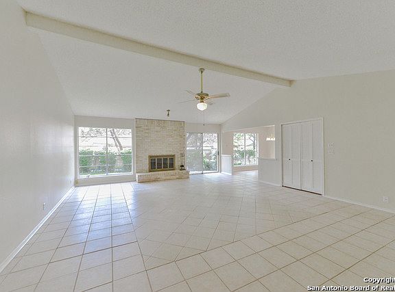 5th image of 15218 Chalet Dr