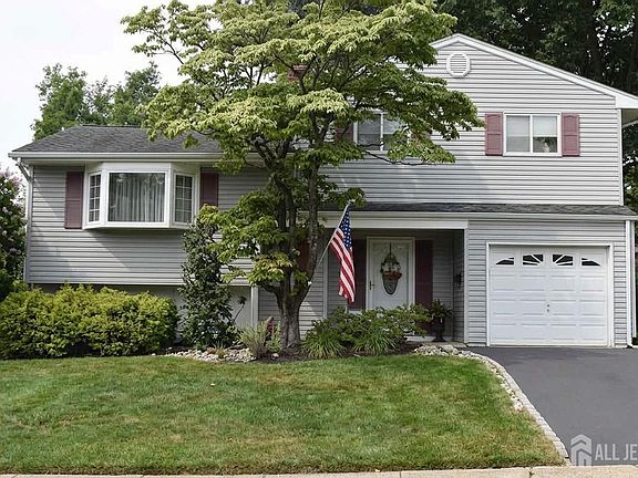 4th image of 2 Peachwood Ct