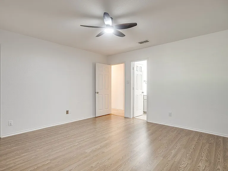 5323 Northridge Blvd — Photo 35