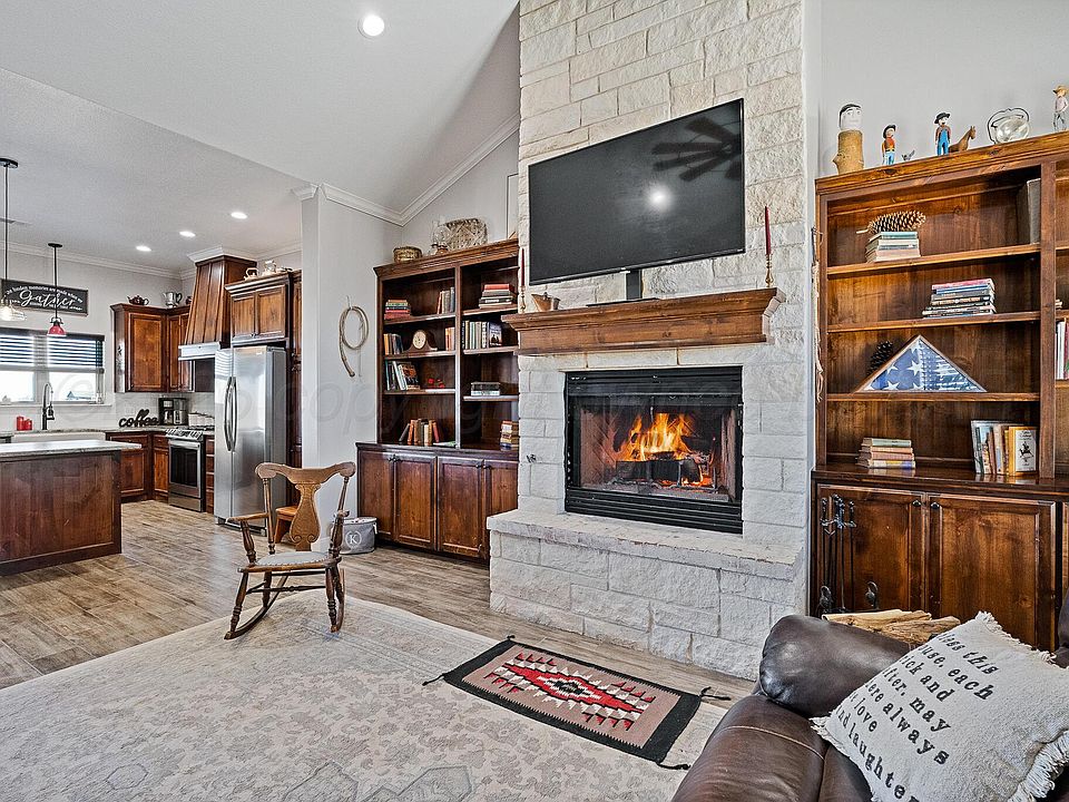 1st image of 1301 E Cemetery Rd