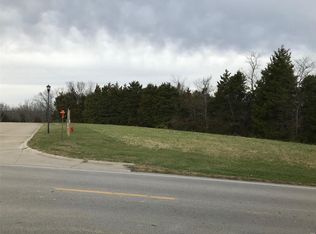 688 Oak Crossing Dr #4, Villa Ridge, MO 63089