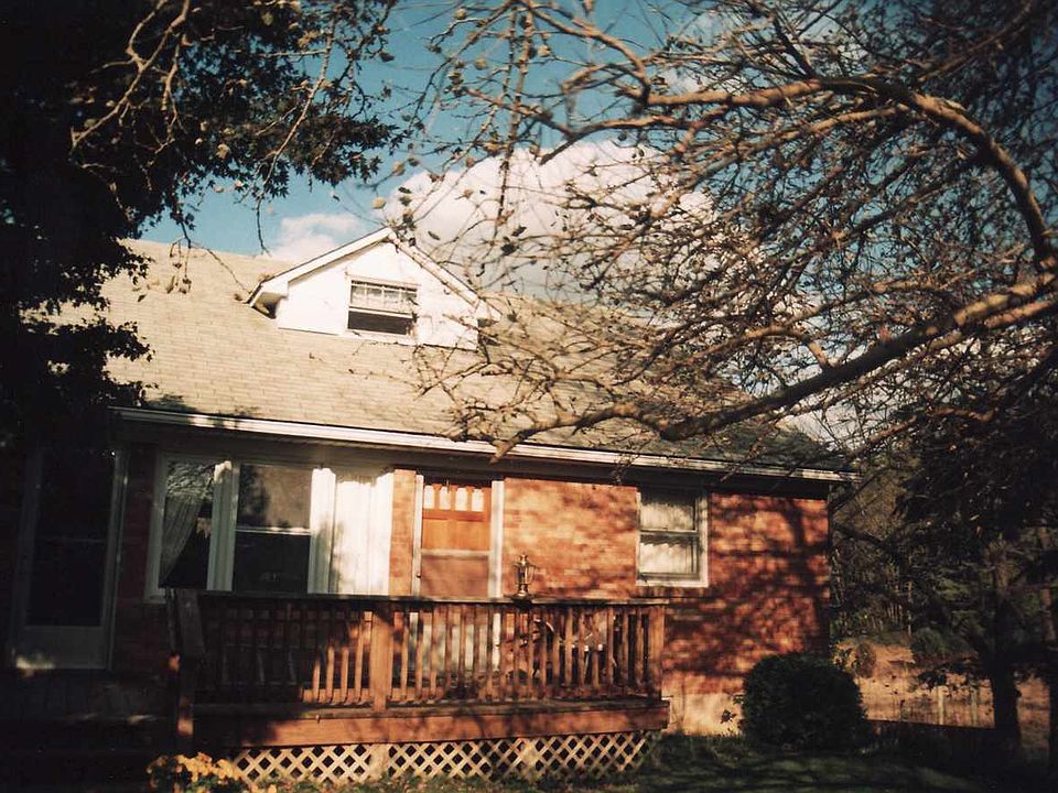2nd image of 1622 Mount Clinton Pike APT 4