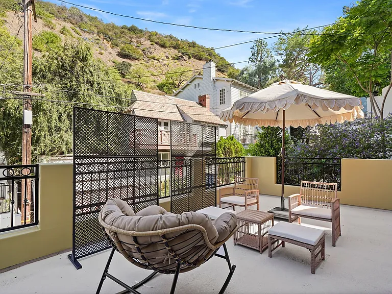 9842 Portola Dr — Photo 18