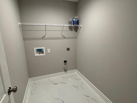 5th image of 320 Whitley Ln