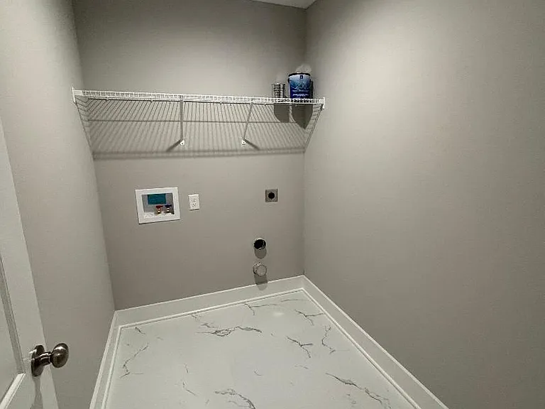320 Whitley Ln — Photo 5